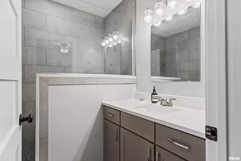 Bath - 106 S Myers St, Eureka, IL 61530 photo 1 of 3