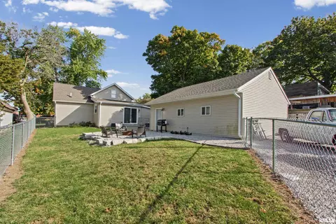 Exterior - 106 S Myers St, Eureka, IL 61530 photo 3 of 5