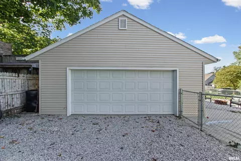 Exterior - 106 S Myers St, Eureka, IL 61530 photo 2 of 5