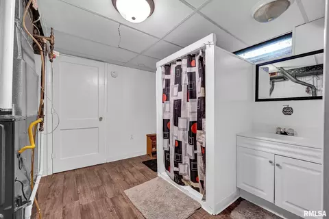 Bath - 112 Jay Ave, Morton, IL 61550 photo 2 of 3