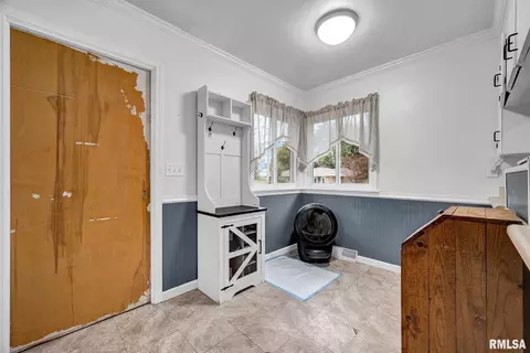 Entry Way - 112 Jay Ave, Morton, IL 61550 photo 2 of 3