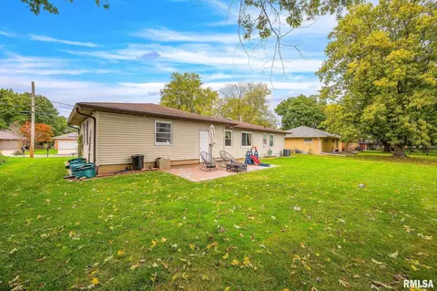Exterior - 112 Jay Ave, Morton, IL 61550 photo 5 of 6