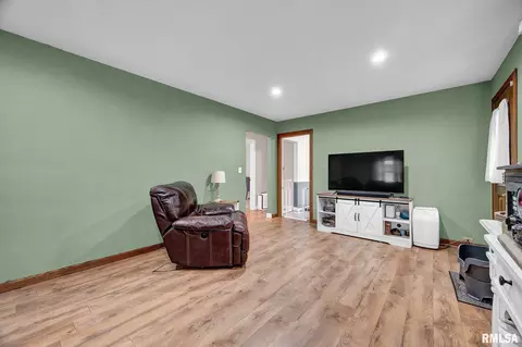 Entry Way - 112 Jay Ave, Morton, IL 61550 photo 1 of 3