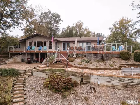 800 E Lakecrest Dr W, Creal Springs, IL 62922