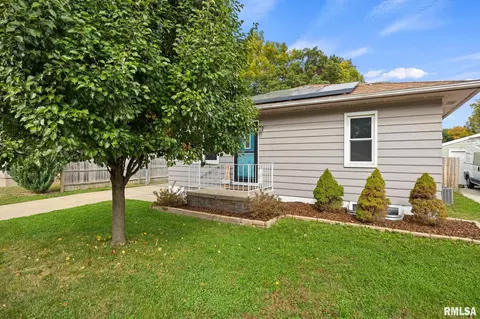 114 W Forest Ave, East Peoria, IL 61611