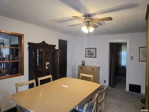 Dining - 424 S Main St, Canton, IL 61520 photo 2 of 5