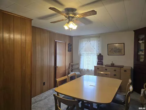 Dining - 424 S Main St, Canton, IL 61520 photo 4 of 5