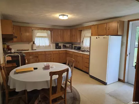Kitchen - 424 S Main St, Canton, IL 61520 photo 5 of 5