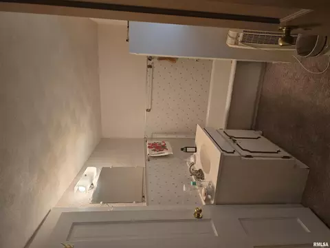 Bath - 424 S Main St, Canton, IL 61520 photo 2 of 2