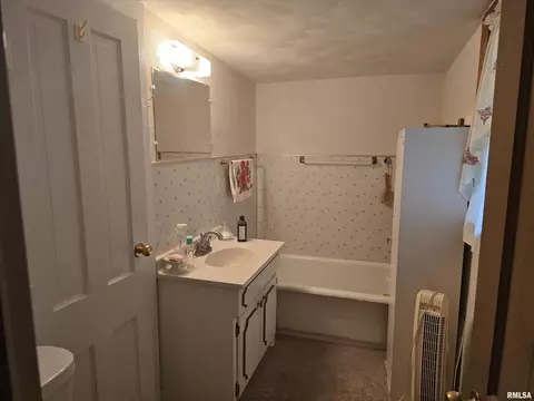 Bath - 424 S Main St, Canton, IL 61520 photo 1 of 2