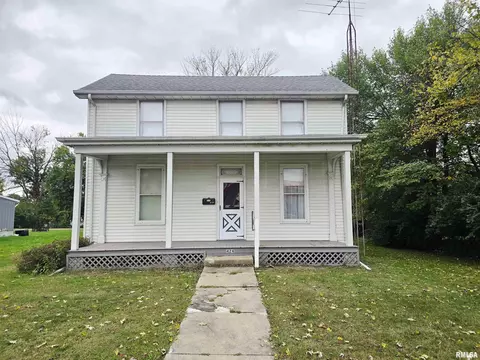 Exterior - 424 S Main St, Canton, IL 61520 photo 1 of 6