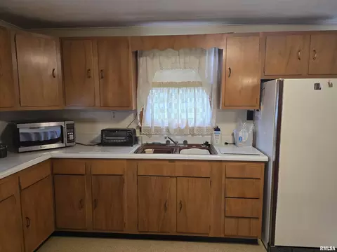 Kitchen - 424 S Main St, Canton, IL 61520 photo 2 of 5