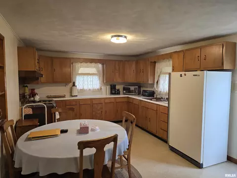 Kitchen - 424 S Main St, Canton, IL 61520 photo 1 of 5