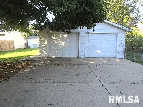 Exterior - 49 W Ash St, Canton, IL 61520 photo 1 of 5