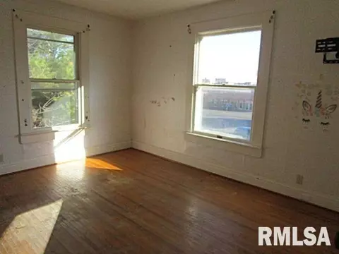 Bedroom - 49 W Ash St, Canton, IL 61520 photo 3 of 3