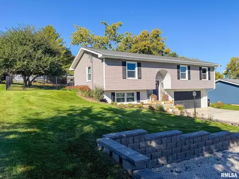 Other - 2106 S Main St, Eureka, IL 61530 photo 2 of 13