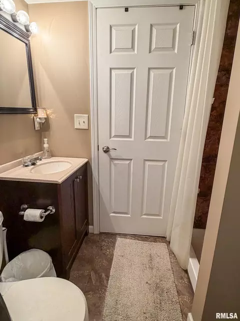 Bath - 2106 S Main St, Eureka, IL 61530 photo 3 of 3