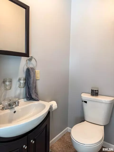 Bath - 2106 S Main St, Eureka, IL 61530 photo 1 of 3