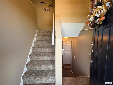 Entry Way - 2106 S Main St, Eureka, IL 61530 photo 1 of 3