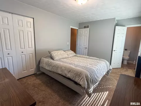 Bedroom - 2106 S Main St, Eureka, IL 61530 photo 2 of 6