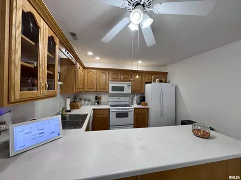 Kitchen - 2005 S Madison St, Macomb, IL 61455 photo 7 of 7