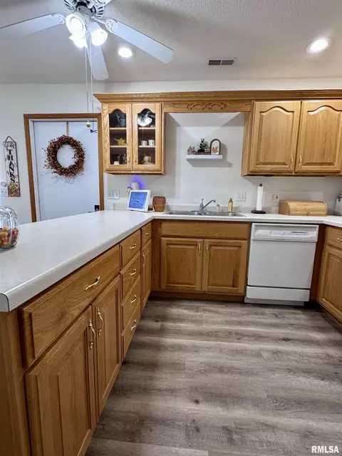 Kitchen - 2005 S Madison St, Macomb, IL 61455 photo 5 of 7