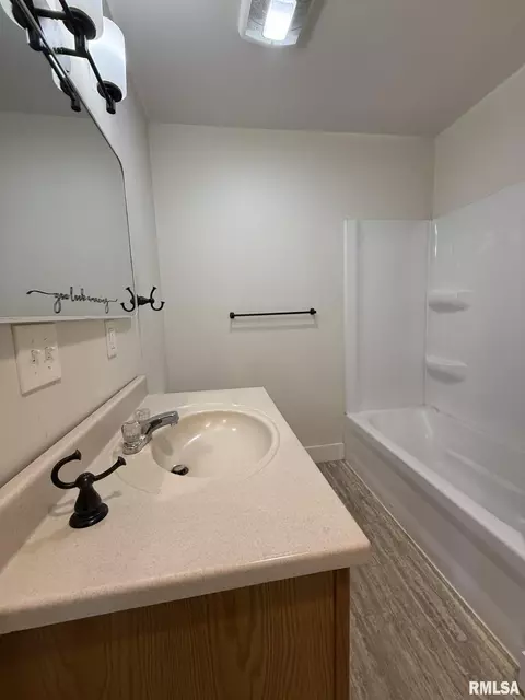 Bath - 816 E Carroll St, Macomb, IL 61455 photo 1 of 2