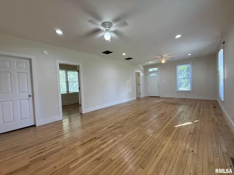 Living - 816 E Carroll St, Macomb, IL 61455 photo 2 of 2