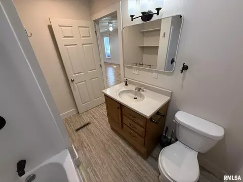 Bath - 816 E Carroll St, Macomb, IL 61455 photo 2 of 2