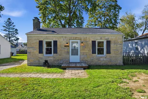 3333 N Stanley St, Peoria, IL 61604