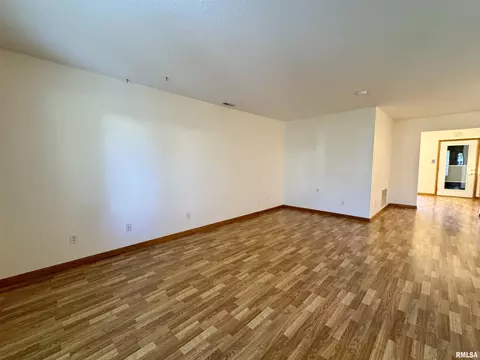 Living - 234 Scotch Pine Dr, Macomb, IL 61455 photo 2 of 5