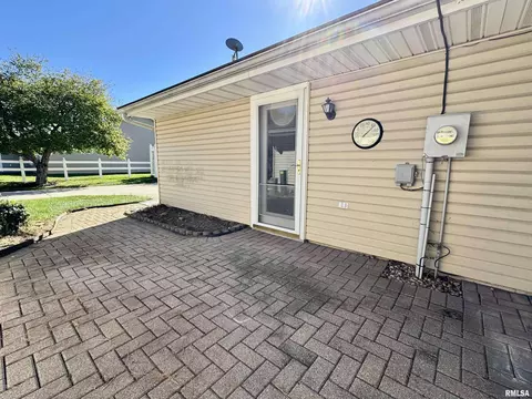 Exterior - 234 Scotch Pine Dr, Macomb, IL 61455 photo 4 of 7
