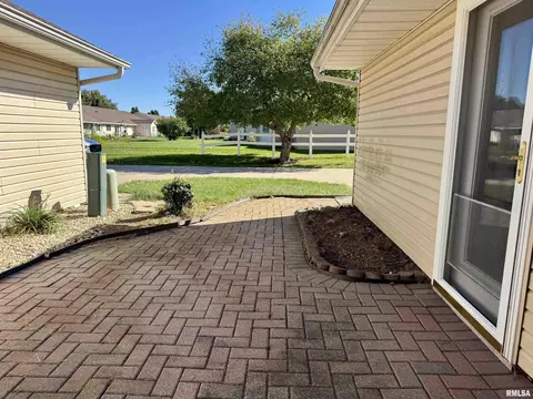 Exterior - 234 Scotch Pine Dr, Macomb, IL 61455 photo 3 of 7