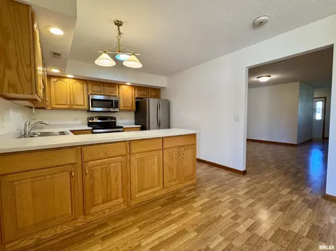 Kitchen - 234 Scotch Pine Dr, Macomb, IL 61455 photo 8 of 8