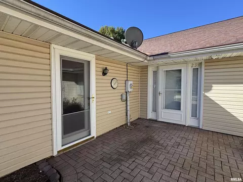 Exterior - 234 Scotch Pine Dr, Macomb, IL 61455 photo 5 of 7