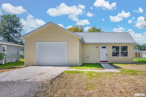 215 Baylor St, East Peoria, IL 61611