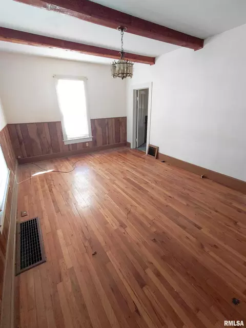 Living - 440 N 2nd Ave, Canton, IL 61520 photo 2 of 3