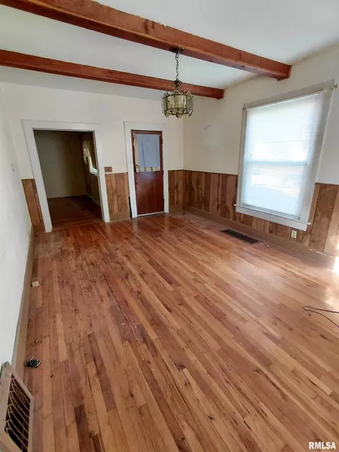 Living - 440 N 2nd Ave, Canton, IL 61520 photo 3 of 3
