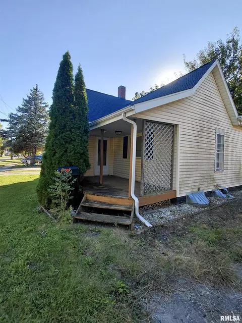 Exterior - 440 N 2nd Ave, Canton, IL 61520 photo 2 of 4