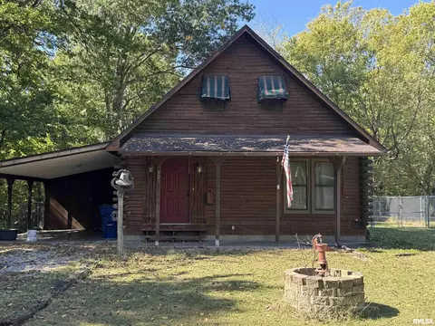 909 S Jackson St, West Frankfort, IL 62896