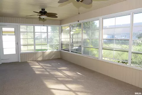 Exterior - 313 Evergreen Dr, Macomb, IL 61455 photo 4 of 7