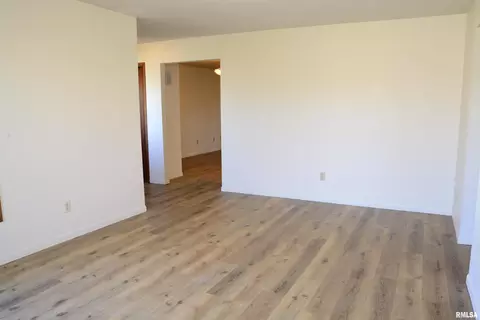 Living - 313 Evergreen Dr, Macomb, IL 61455 photo 2 of 5
