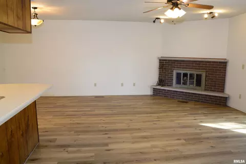 Living - 313 Evergreen Dr, Macomb, IL 61455 photo 3 of 5