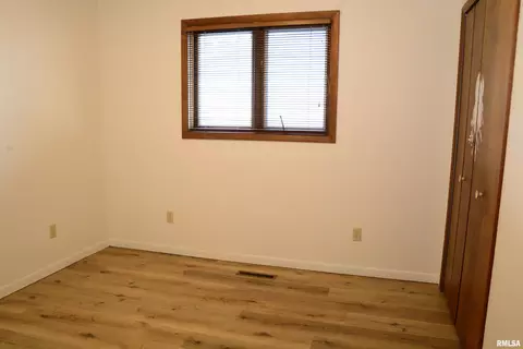 Bedroom - 313 Evergreen Dr, Macomb, IL 61455 photo 4 of 4
