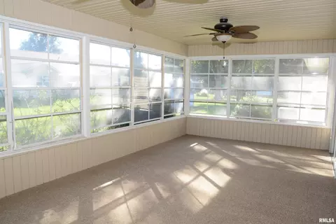 Exterior - 313 Evergreen Dr, Macomb, IL 61455 photo 5 of 7