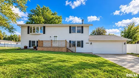 2280 Robin Rd, Washington, IL 61571