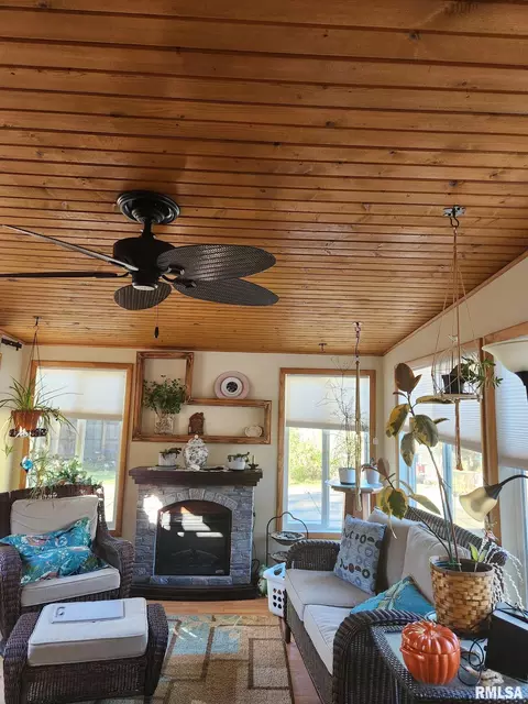 Exterior - 1106 Bobby Ave, Macomb, IL 61455 photo 5 of 10