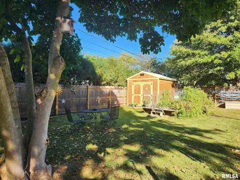 Exterior - 1106 Bobby Ave, Macomb, IL 61455 photo 10 of 10