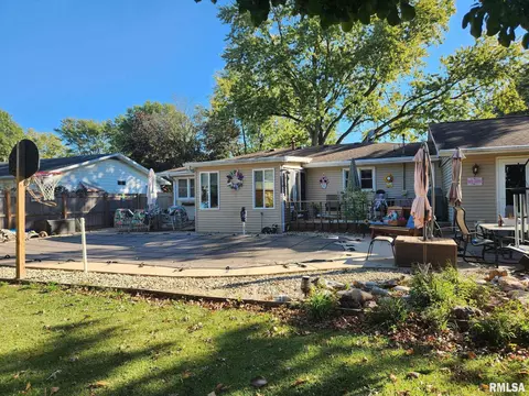 Exterior - 1106 Bobby Ave, Macomb, IL 61455 photo 9 of 10