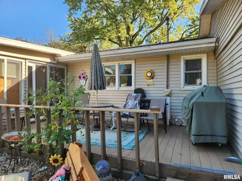 Exterior - 1106 Bobby Ave, Macomb, IL 61455 photo 6 of 10